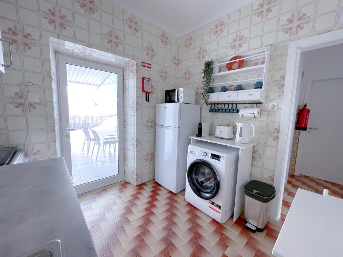 Moradia - T2 Patio Amplo Cheio De Sol *